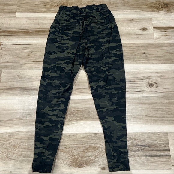 Alphalete Green Camo Joggers Athletic Pants Men’s Medium - Picture 2 of 5